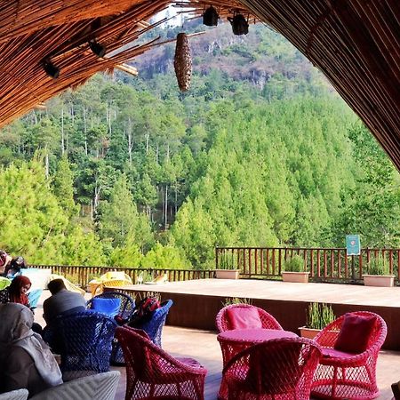 The Lodge Maribaya Cikareumbi Экстерьер фото
