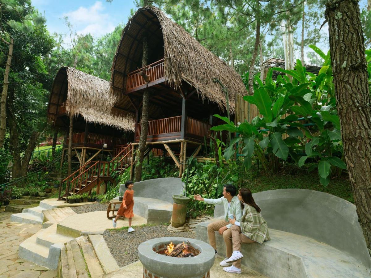 The Lodge Maribaya Cikareumbi Экстерьер фото