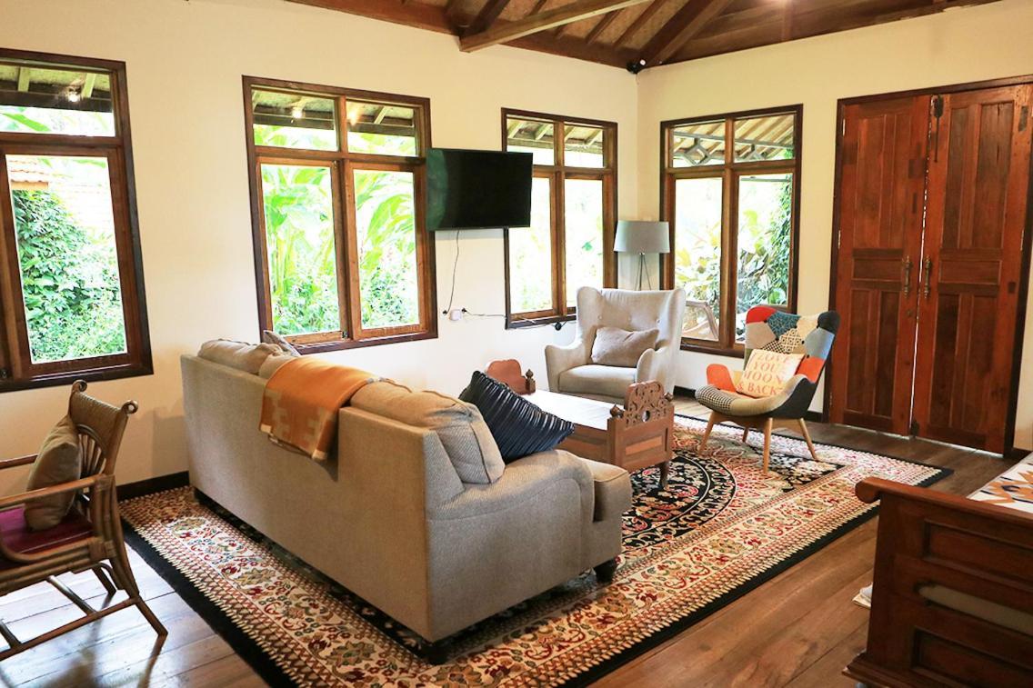 The Lodge Maribaya Cikareumbi Экстерьер фото