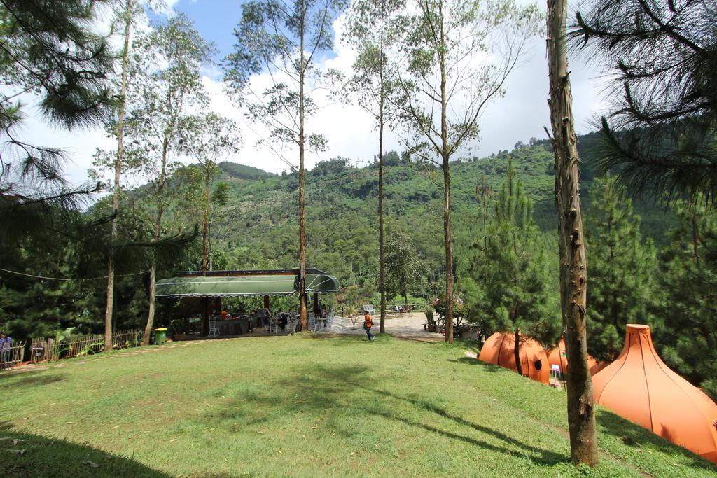 The Lodge Maribaya Cikareumbi Экстерьер фото